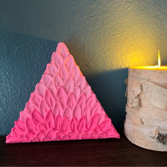 LoVe Pink: Acrylic on Canvas - Picture 3 of 3